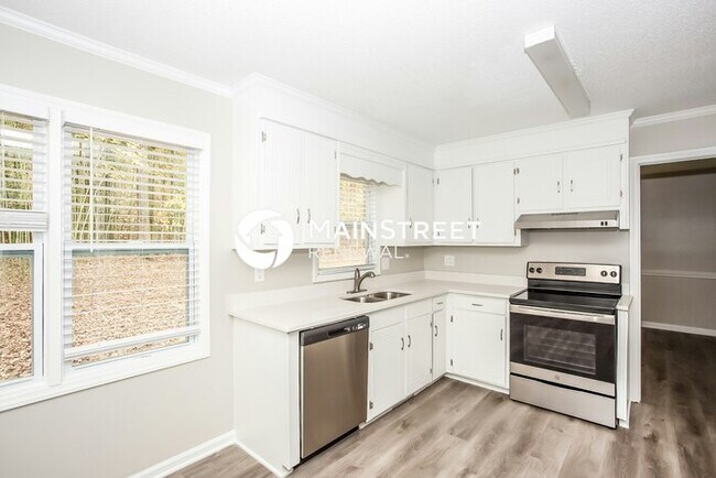 Building Photo - 4 Bedroom Pet-Friendly Home in Concord, NC with Main Street Renewal