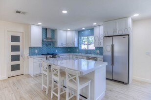 Building Photo - 6821 E 4th St