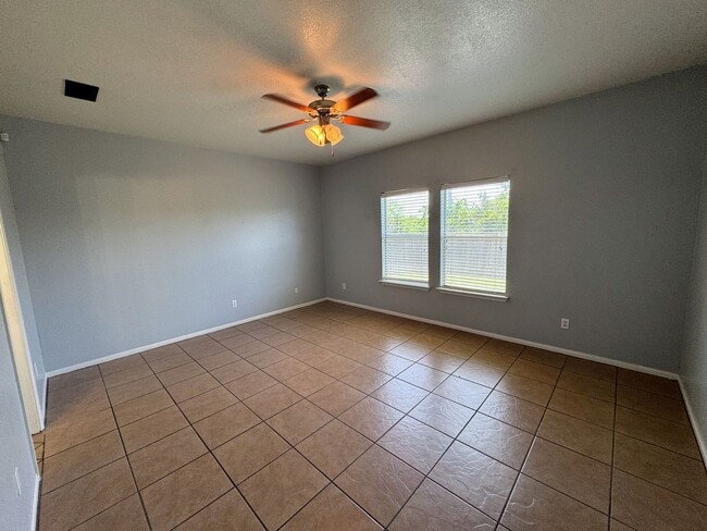 Building Photo - 6402 Taree Loop