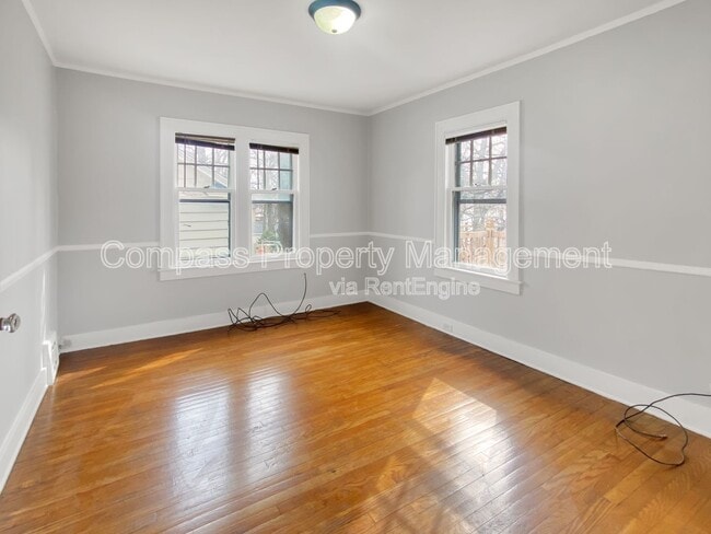 Building Photo - 1131 Benjamin Ave SE