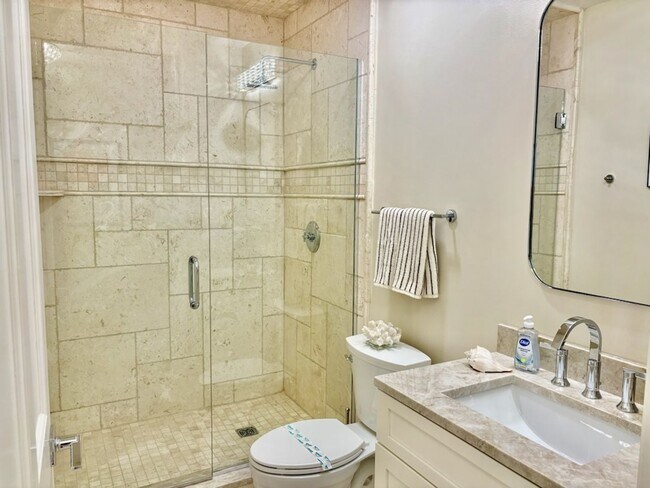 Building Photo - 930 Cape Marco Dr