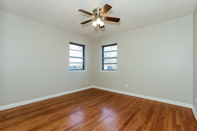 Building Photo - 30 Eaton Dr