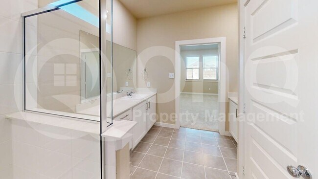 Building Photo - 714 Melody Hl Dr