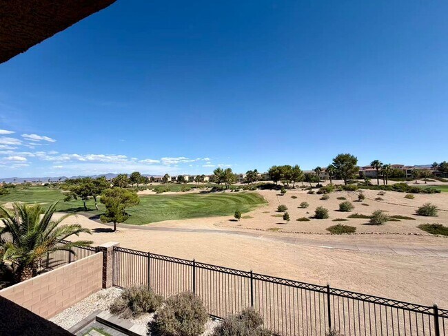 Building Photo - Welcome to a stunning 4-bedroom, 3-bath Home