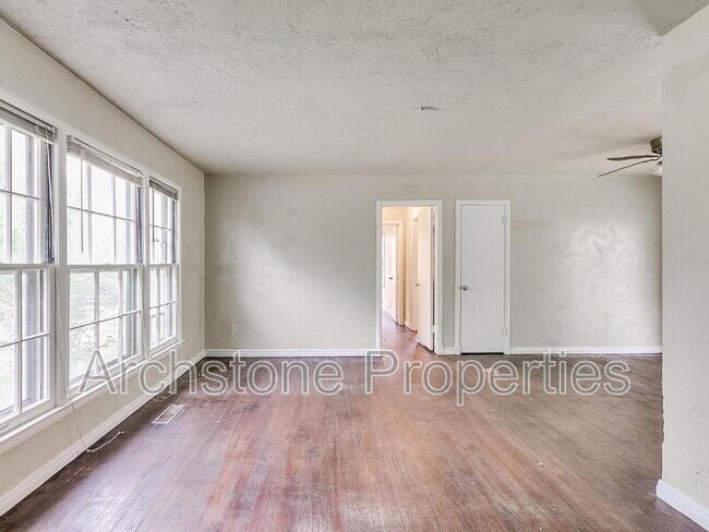 Building Photo - 1614 SW 41st St