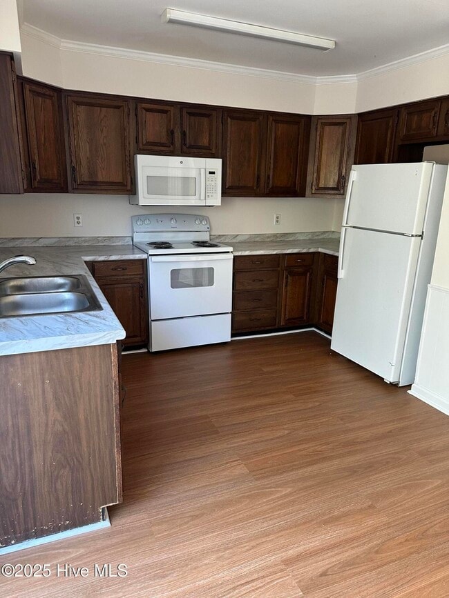 Building Photo - 3439 Regency Dr
