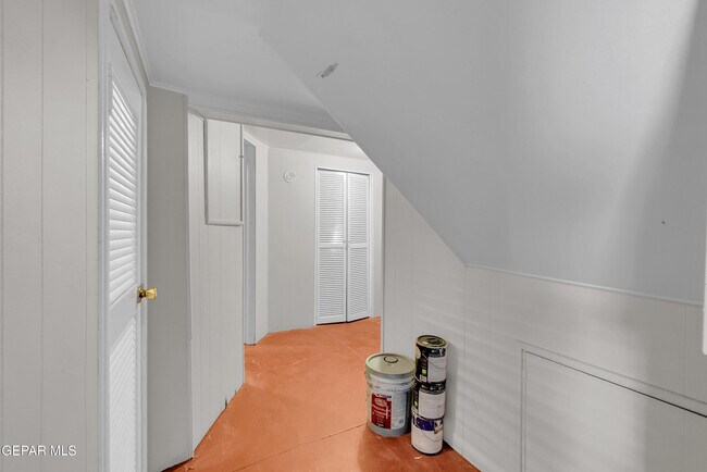 Building Photo - 923 McKelligon Dr