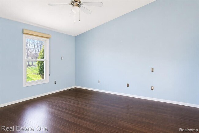 Building Photo - 1141 Sandy Ridge Dr