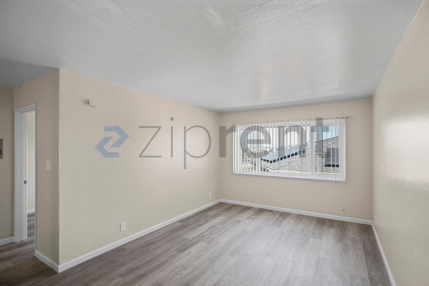 Building Photo - 24035 2nd St