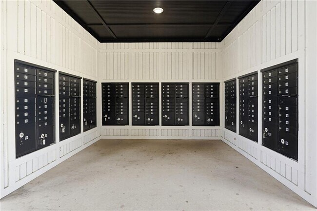 Building Photo - 3132 Hawthorn Farm Blvd