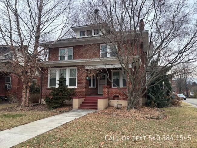 Building Photo - 1901 Avon Rd SW