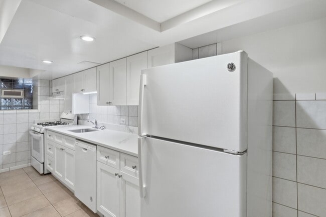 Building Photo - 5203 S Woodlawn Ave