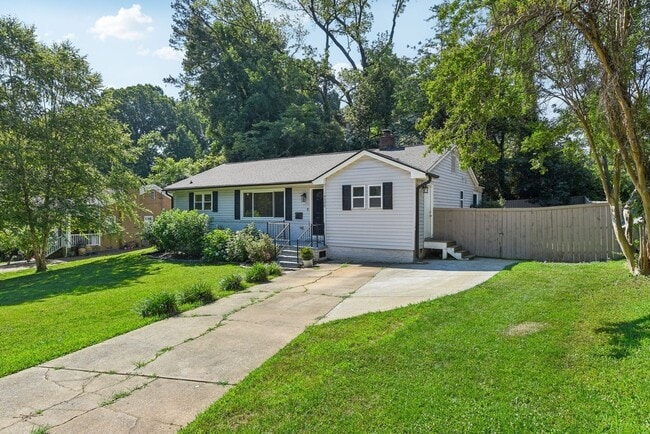 Building Photo - Charming 3BR House in Charlotte