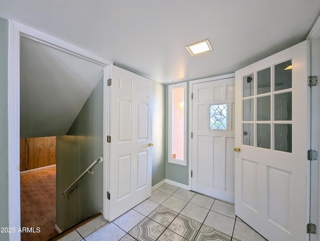 Building Photo - 4019 W San Miguel Ave