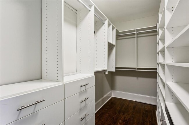 Building Photo - 843 Monroe Dr NE