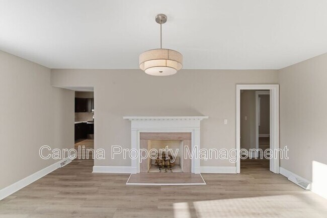 Building Photo - 2405 Greenland Ave