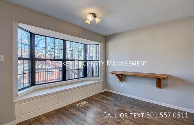 Building Photo - 2 Forest Maple Ct