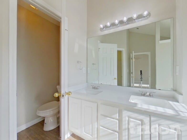 Building Photo - 1812 Southwind Dr