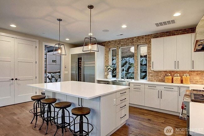 Building Photo - 4bd/3.5ba Kirkland Home