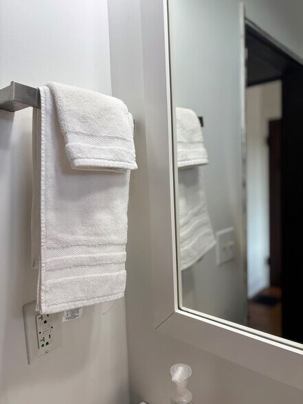 Bathroom - 1039 Highland Ave