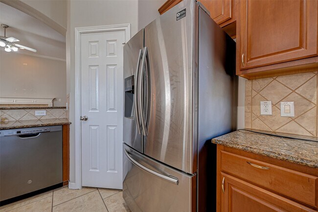 Building Photo - 13922 Normandy Ct