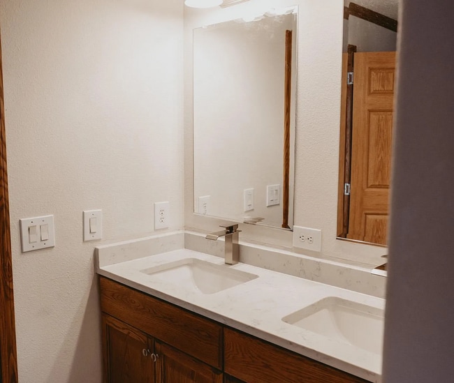 Building Photo - 3606 W Lupine Dr