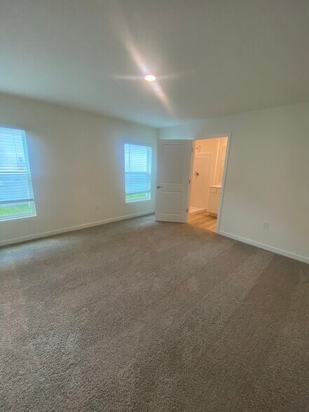Building Photo - 11511 Memorial Dr