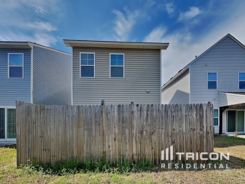 Building Photo - 841 Dawsons Park Wy