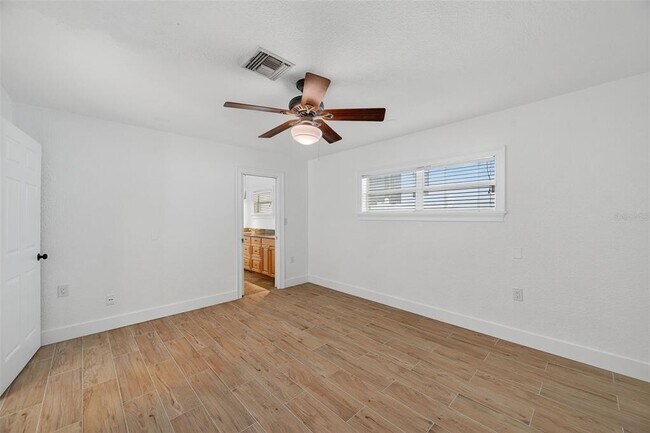 Building Photo - 516 W Davis Blvd