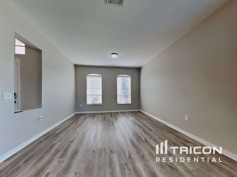 Building Photo - 4330 Marchmont Blvd