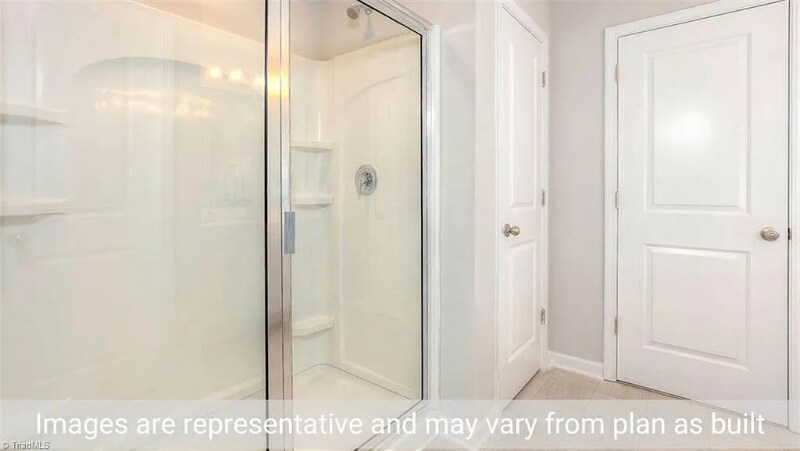 Building Photo - 3696 Waterford Oak Ct