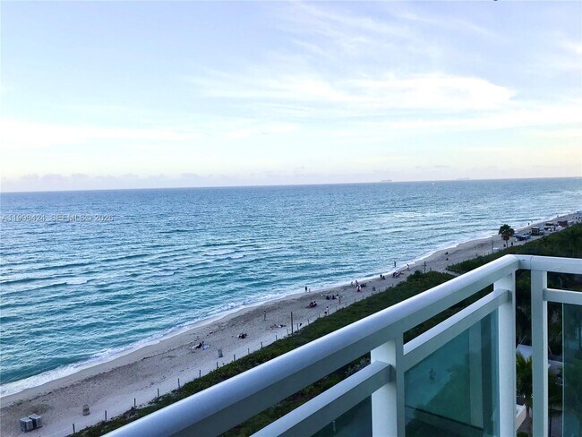 Building Photo - 6917 Collins Ave