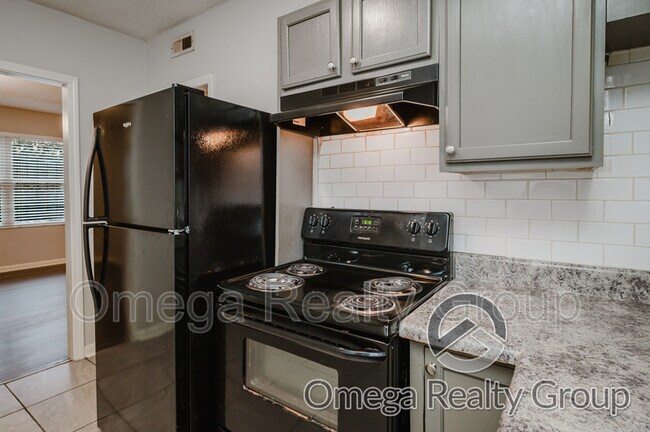 Building Photo - 1932 2nd St NE