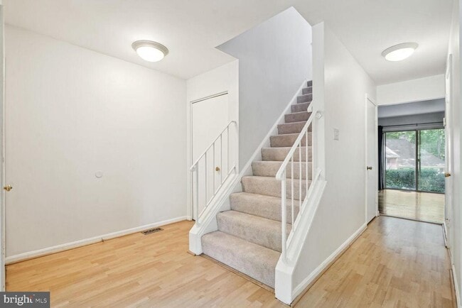 Building Photo - 9909 Hemlock Woods Ln