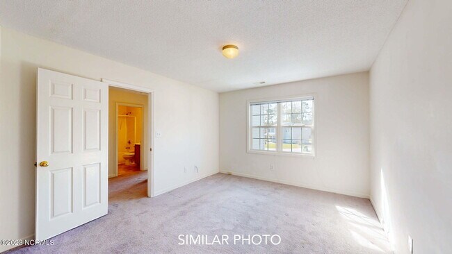 Building Photo - 104 E Coopers Ct
