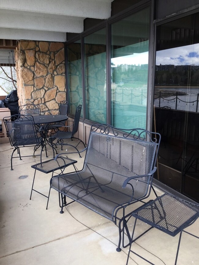 Building Photo - Summer Seasonal Rental- Anchorage East 11