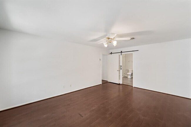 Building Photo - 1823 Saddlecreek Dr