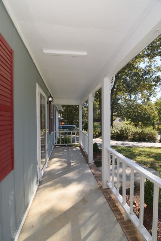 Building Photo - 515 Ridgewood Dr