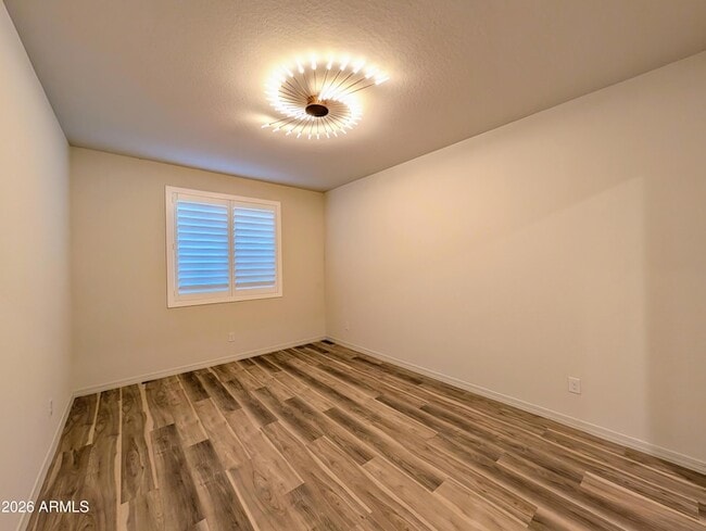 Building Photo - 5902 N 86th Dr