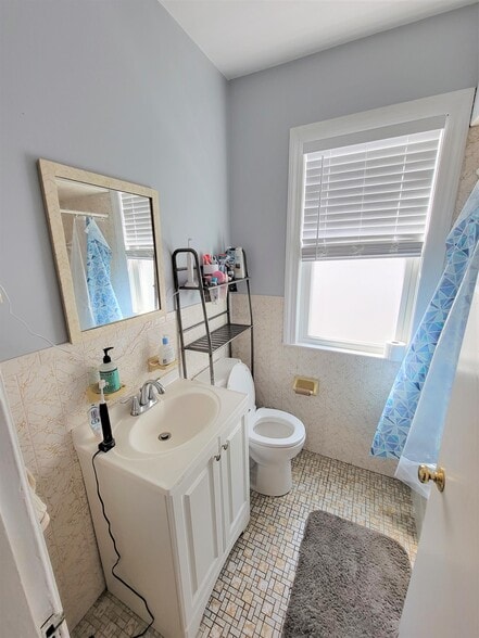 Building Photo - 33 Electric Ave