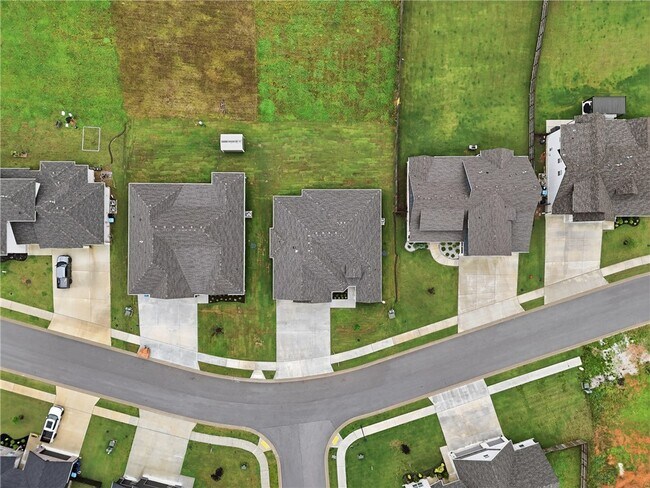 Building Photo - 1229 Bunker Dr