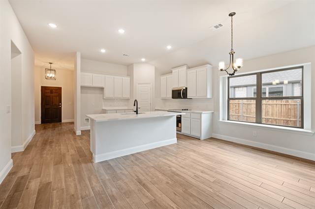 Building Photo - 618 Kyle Dr