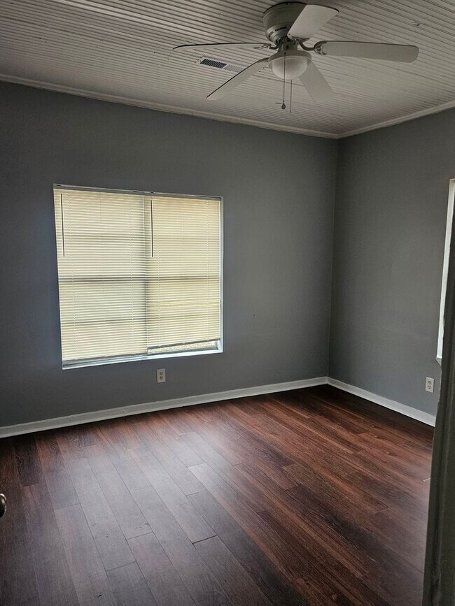 Building Photo - Available now! THIS PROPERTY IS SECTION 8 FRIENDLY!