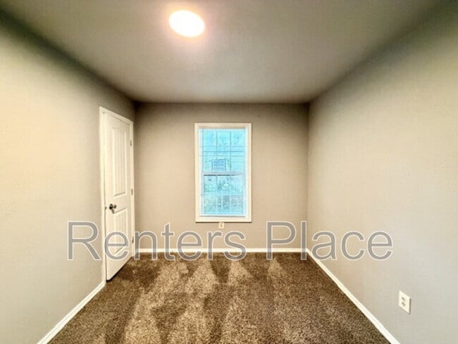 Building Photo - 2326 N Atlanta Pl