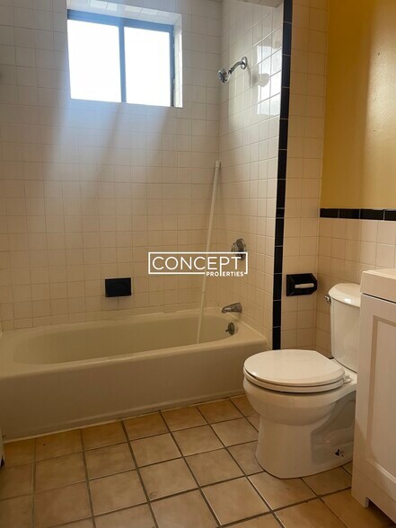 Building Photo - 369A Centre St