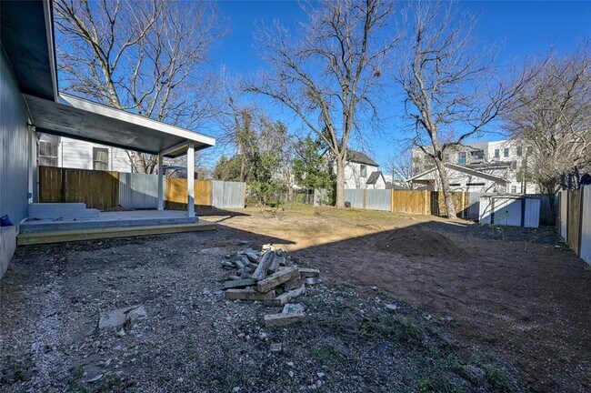 Building Photo - 1709 Ulit Ave