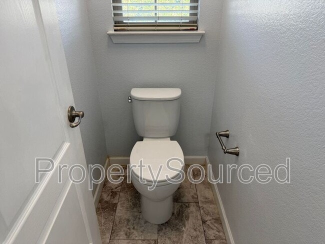 Building Photo - 16615 English Country Trail