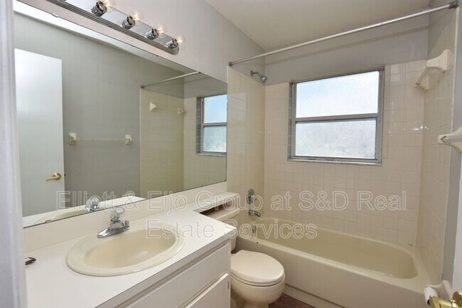 Building Photo - 5357 St Lucia Dr