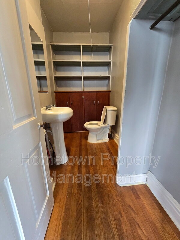 Building Photo - 209 Lincoln St