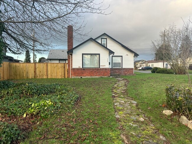 Building Photo - 929 E 57th St